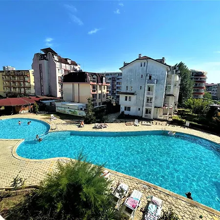 Apartment Bravo 5